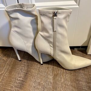 Zara Elegant Cream Ankle Boots: size 38 (US women’s 7) with 4” heel